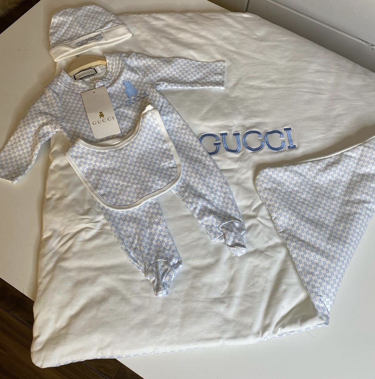 product-additional-image
